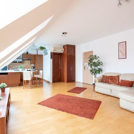 Beautiful Apartment With Ac بودابست المظهر الخارجي الصورة
