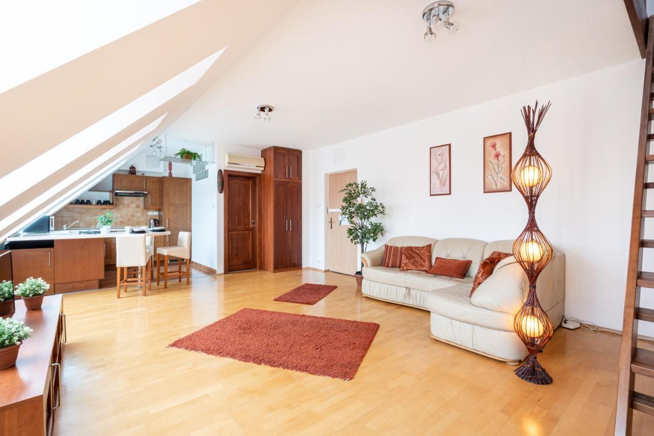 Beautiful Apartment With Ac بودابست المظهر الخارجي الصورة